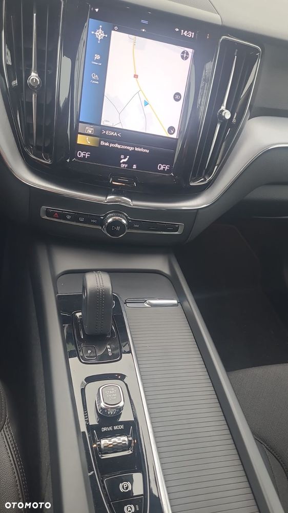 Volvo XC 60 D4 Momentum Pro - 27