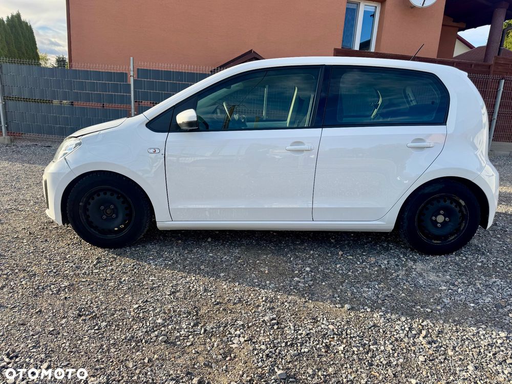 Volkswagen Up 2023 photo 5