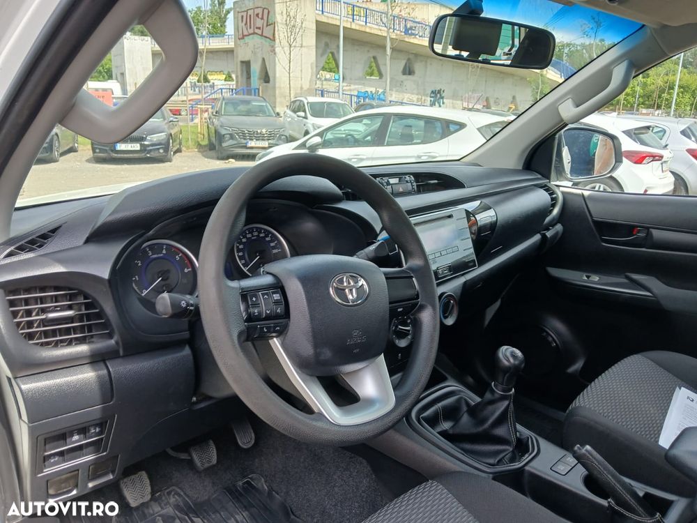 Toyota Hilux 4x4 Double Cab M/T Comfort - 7