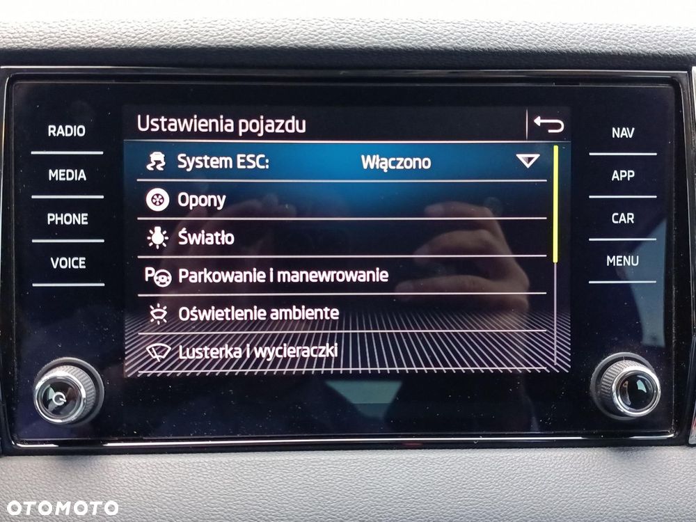 Skoda Karoq 1.5 TSI ACT 4x2 Style DSG - 36