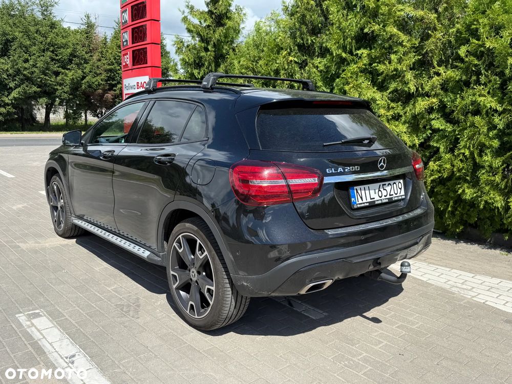 Mercedes-Benz GLA 200 7G-DCT Urban - 5