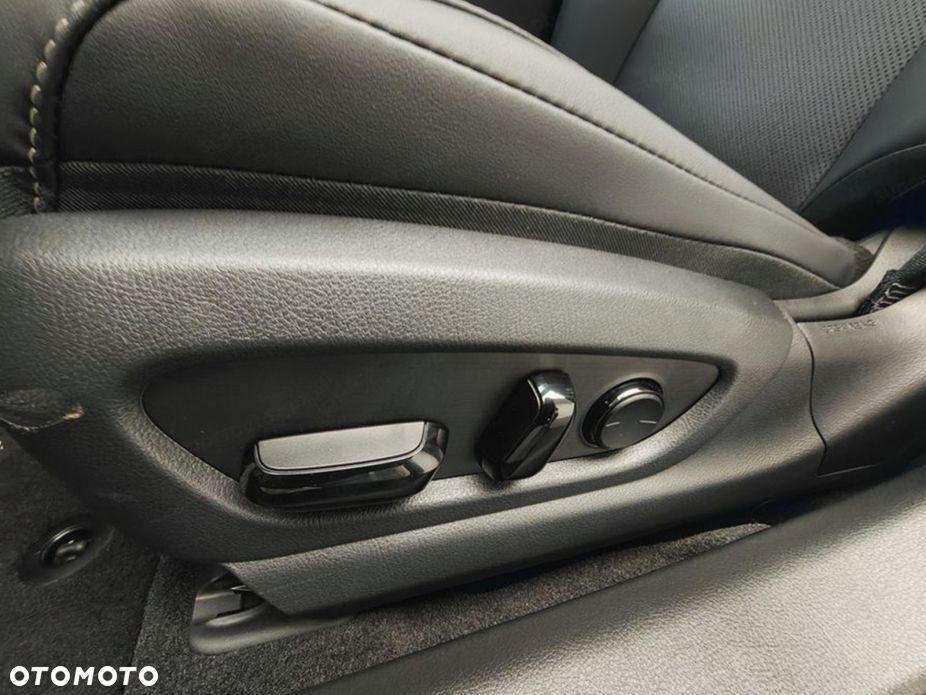 Lexus ES 300h Business Edition - 9