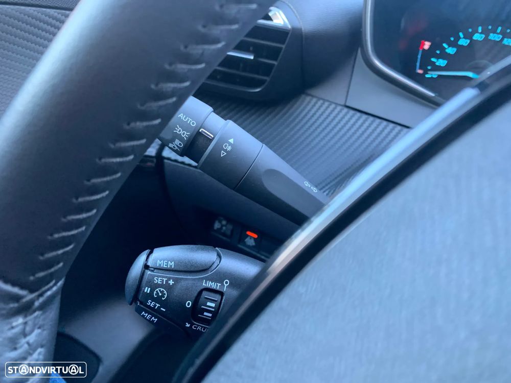 Peugeot e-208 50 kWh Allure Pack - 23