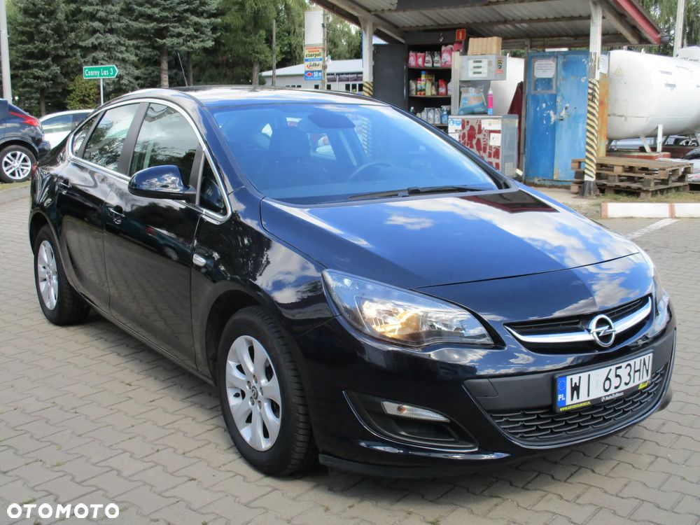 Opel Astra IV 1.4 T Executive EU6 - 4