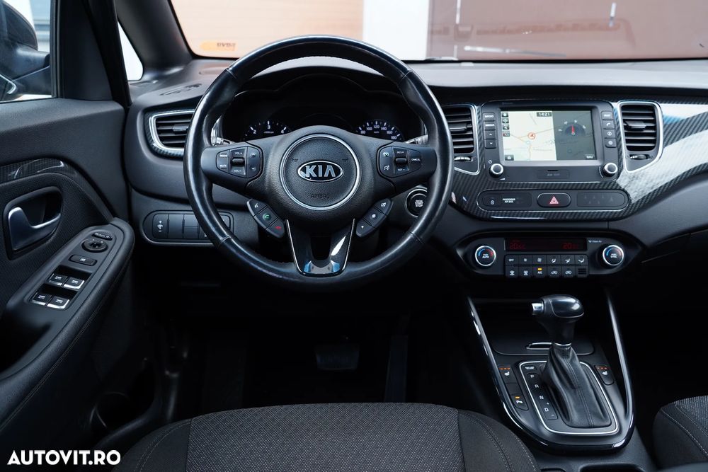 Kia Carens 1.7 CRDi 141 Aut. Dream Team Edition - 13