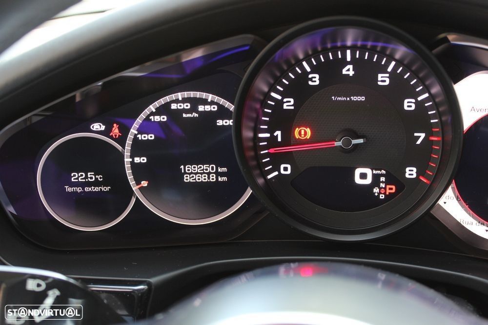 Porsche Panamera Sport Turismo 4 - 26