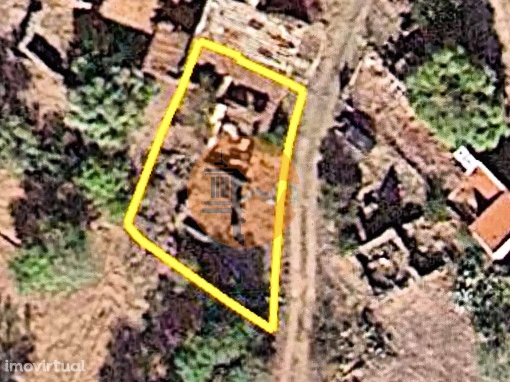 MORADIA EM RUINA COM JARDIM - COM 233 M2 - EM BOTELHAS - CASTRO MAR... - Grande imagem: 2/52
