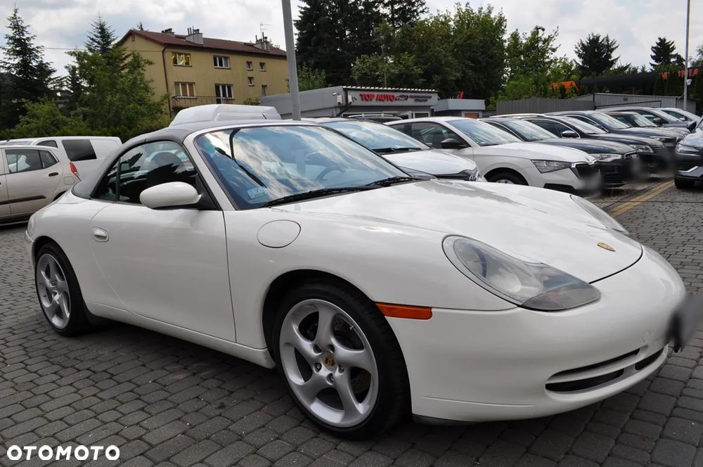 Porsche 911 Carrera - 8