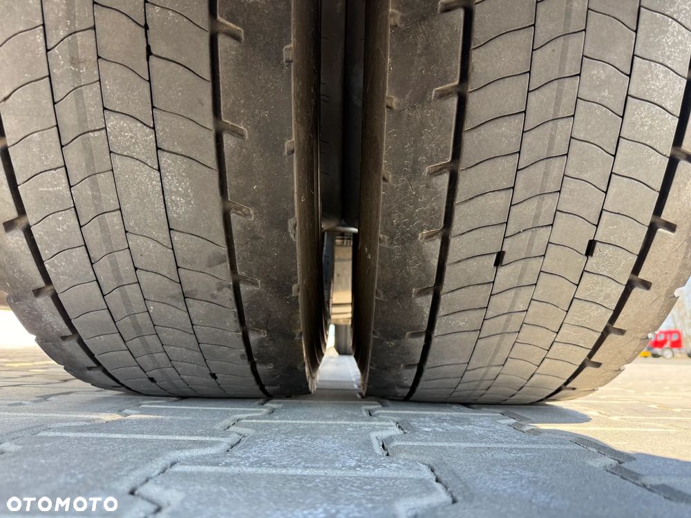 Renault T480 HighCab Standard / Lodówka / Klima - 15