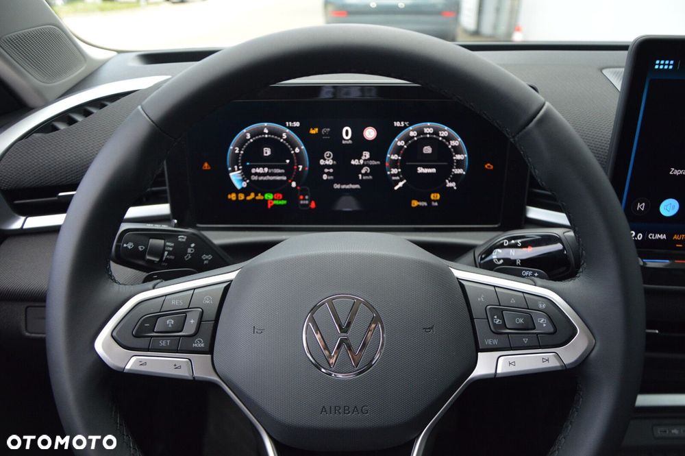 Volkswagen T-Roc - 13