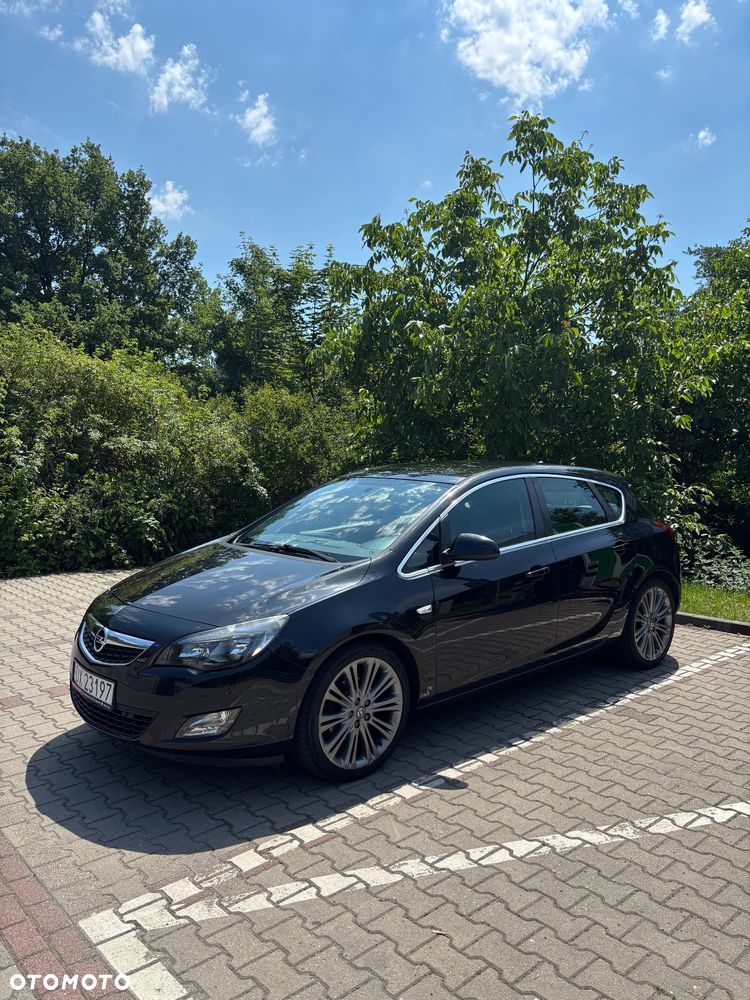 Opel Astra 1.6 Turbo - 1