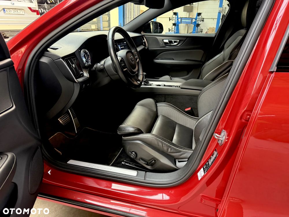 Volvo S60 T4 R-Design - 10