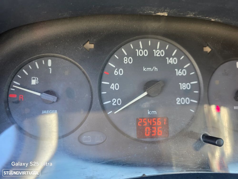 Renault Clio 1.5 dCi Extreme - 8