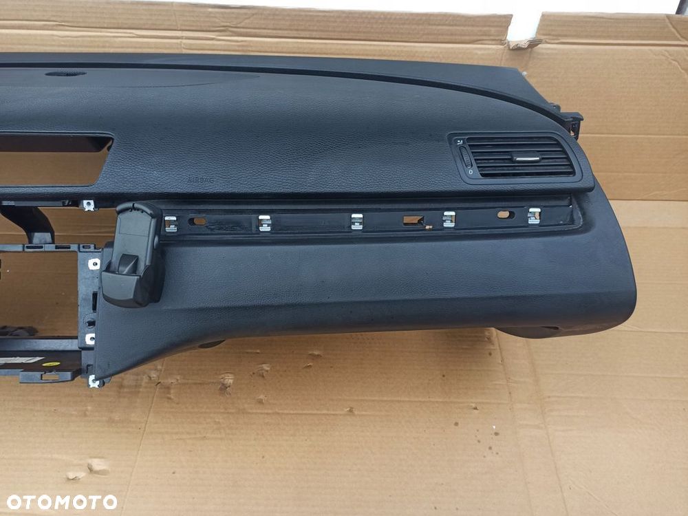 Deska rozdzielcza kokpit konsola VW PASSAT B6 B7 CC Europa - 4