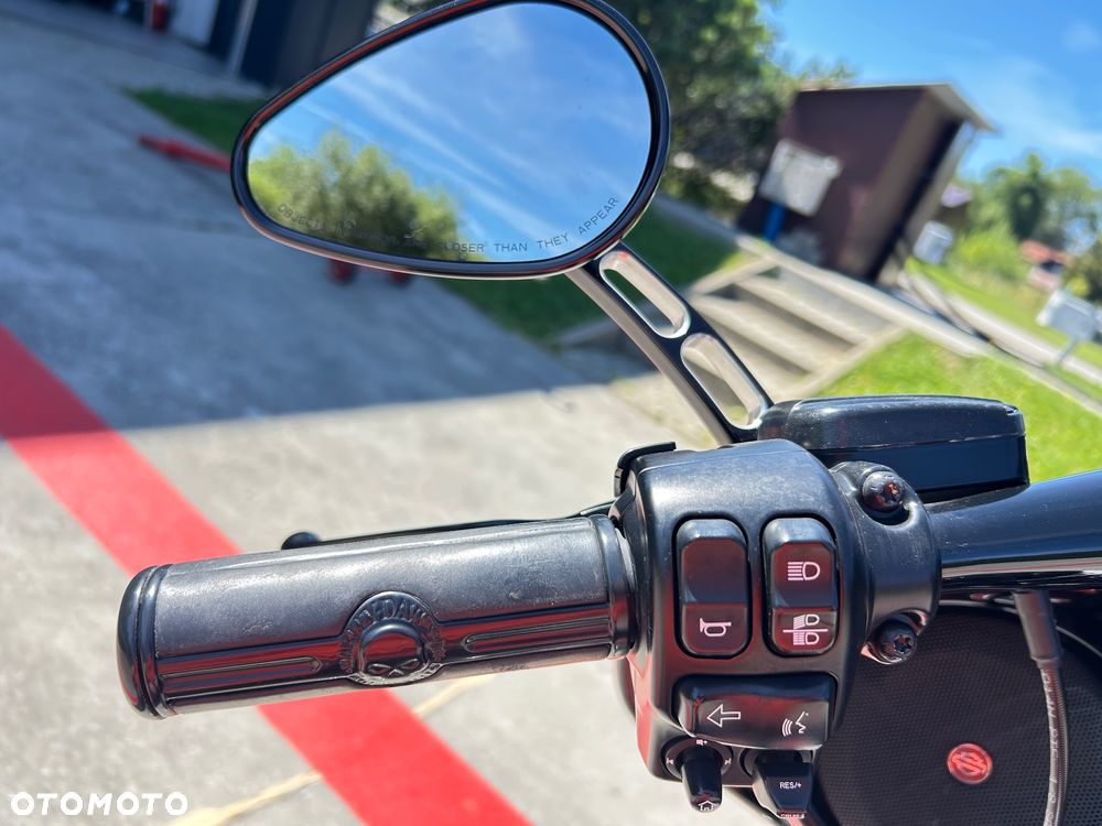 Harley-Davidson Touring Street Glide - 21