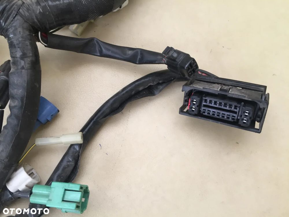 INSTALACJA WIĄZKA ELEKTRYCZNA SUZUKI GSR 750 - 8