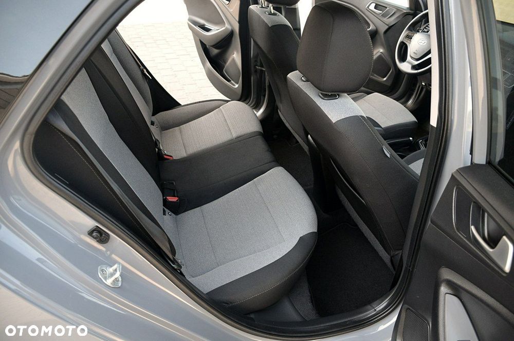Hyundai i20 - 18