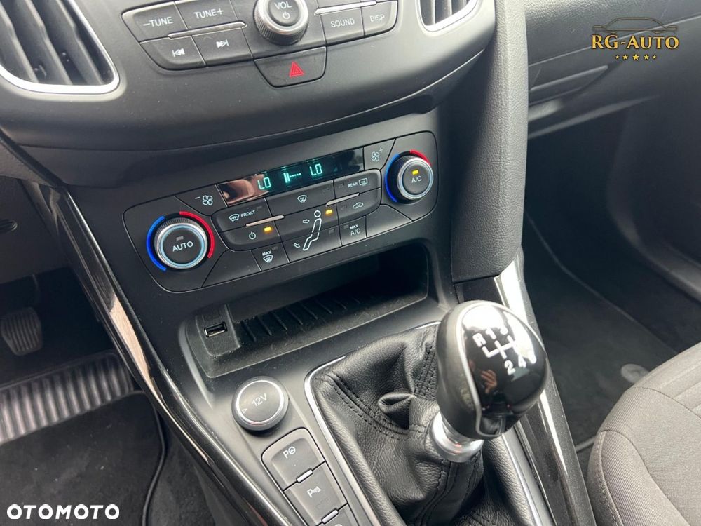 Ford Focus - 33
