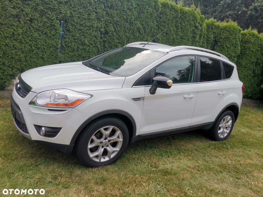 Ford Kuga 2.0 TDCi 2x4 Titanium - 4