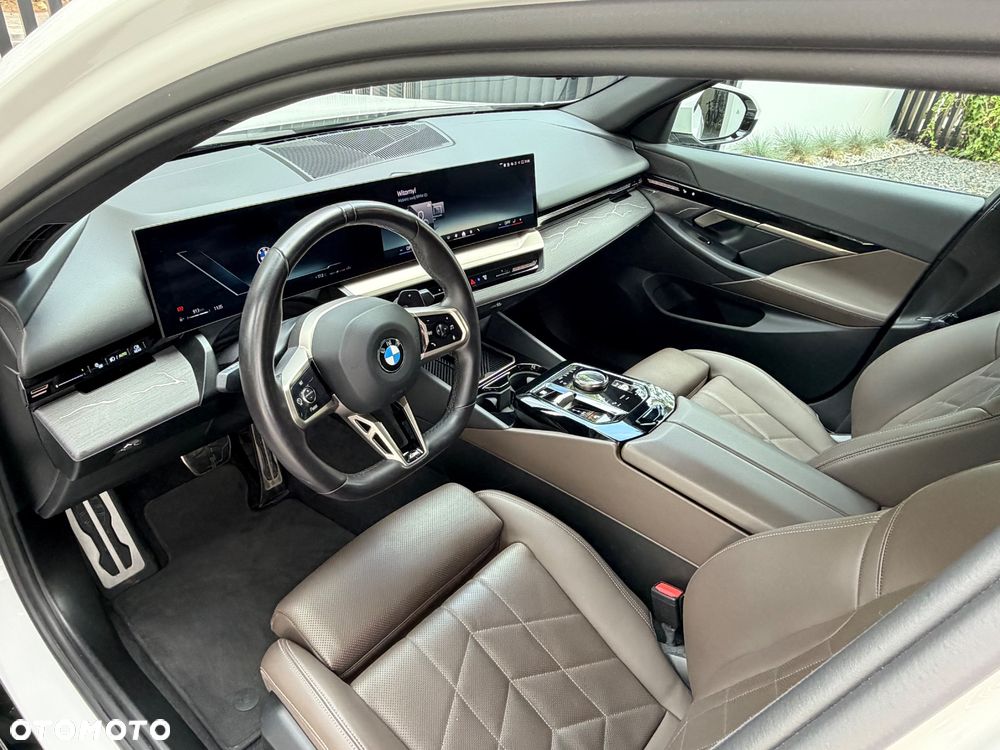 BMW Seria 5 520i mHEV M Sport sport - 11