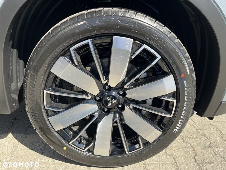 Mitsubishi Outlander - 17