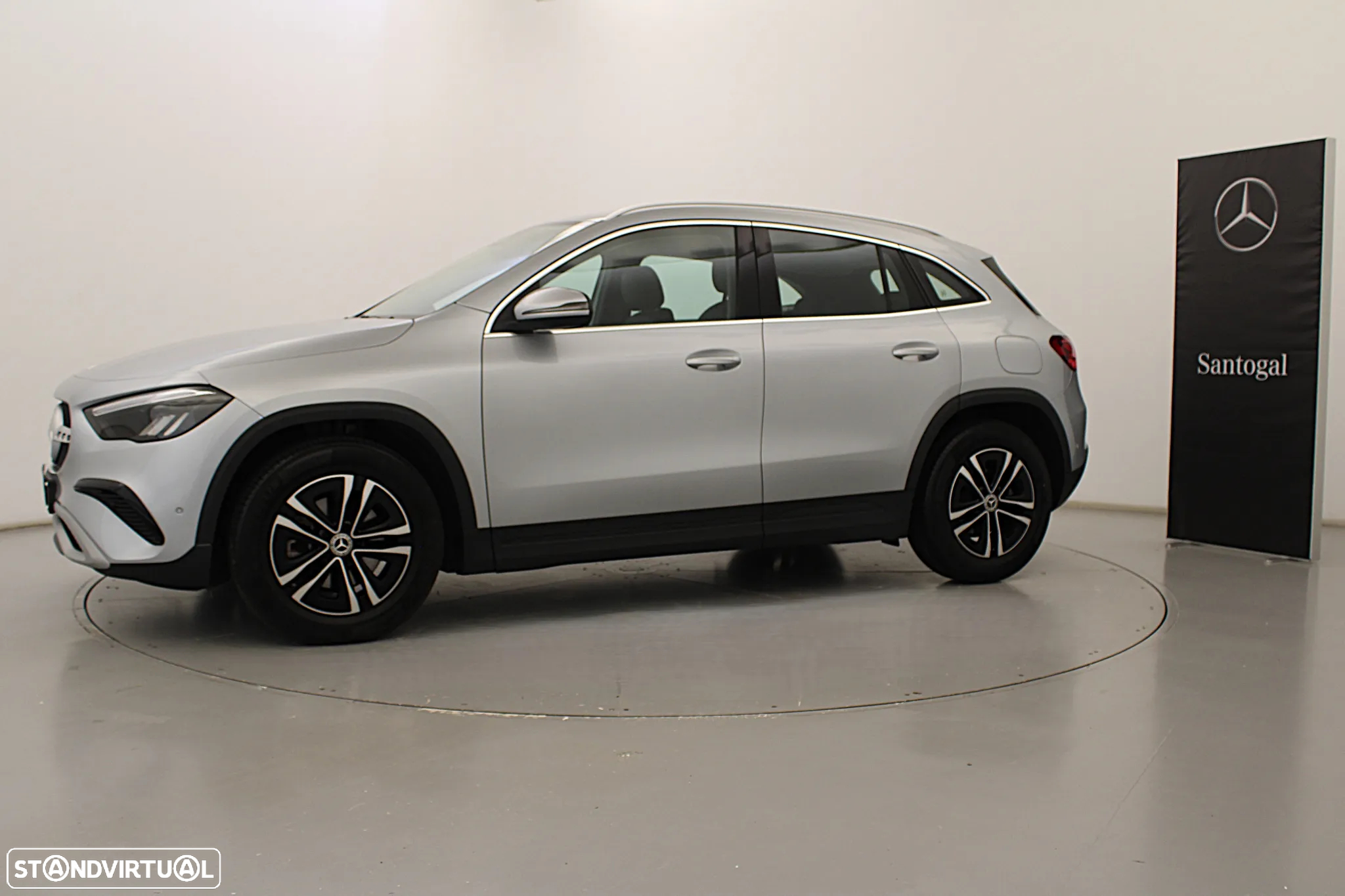 Mercedes-Benz GLA 200 Standard - 13