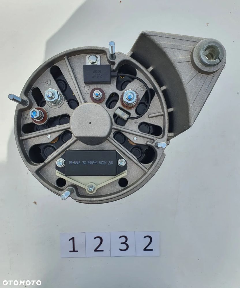 Alternator 28 V, 140 A, Hella 8EL012584231, Scania 4 - 5