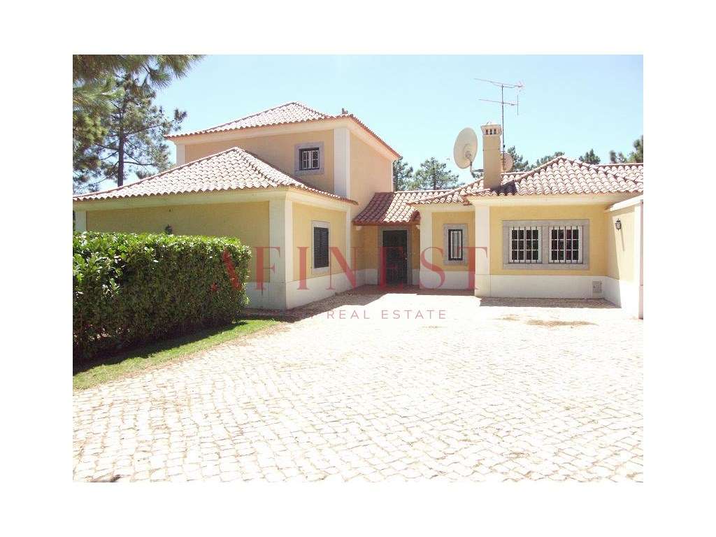 Espaço, Luz e Privacidade Moradia T6 com Piscina na Quinta da Marinha - Grande imagem: 4/7