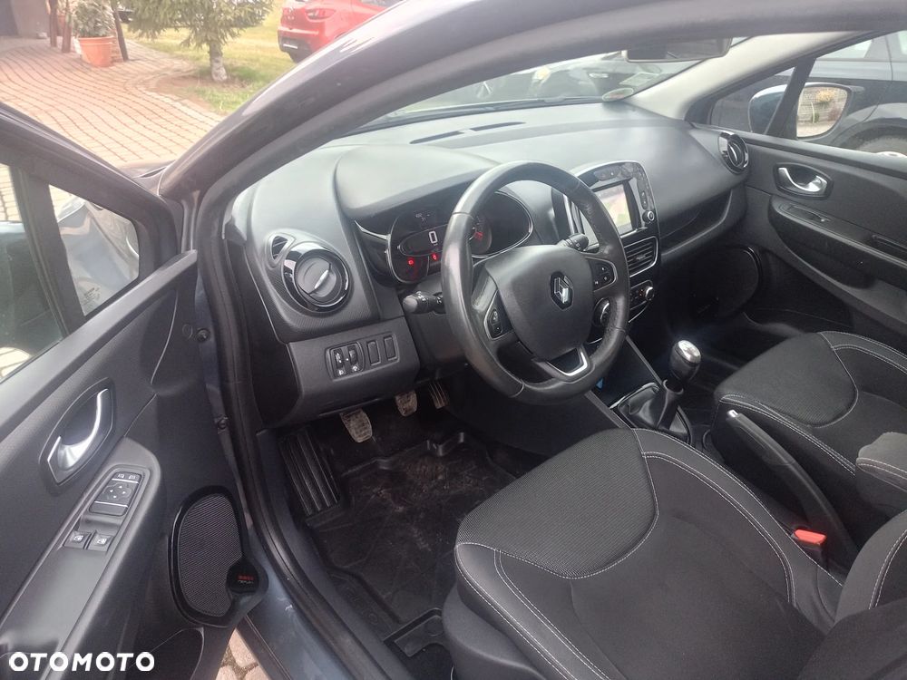 Renault Clio 1.2 16V 75 Limited - 13