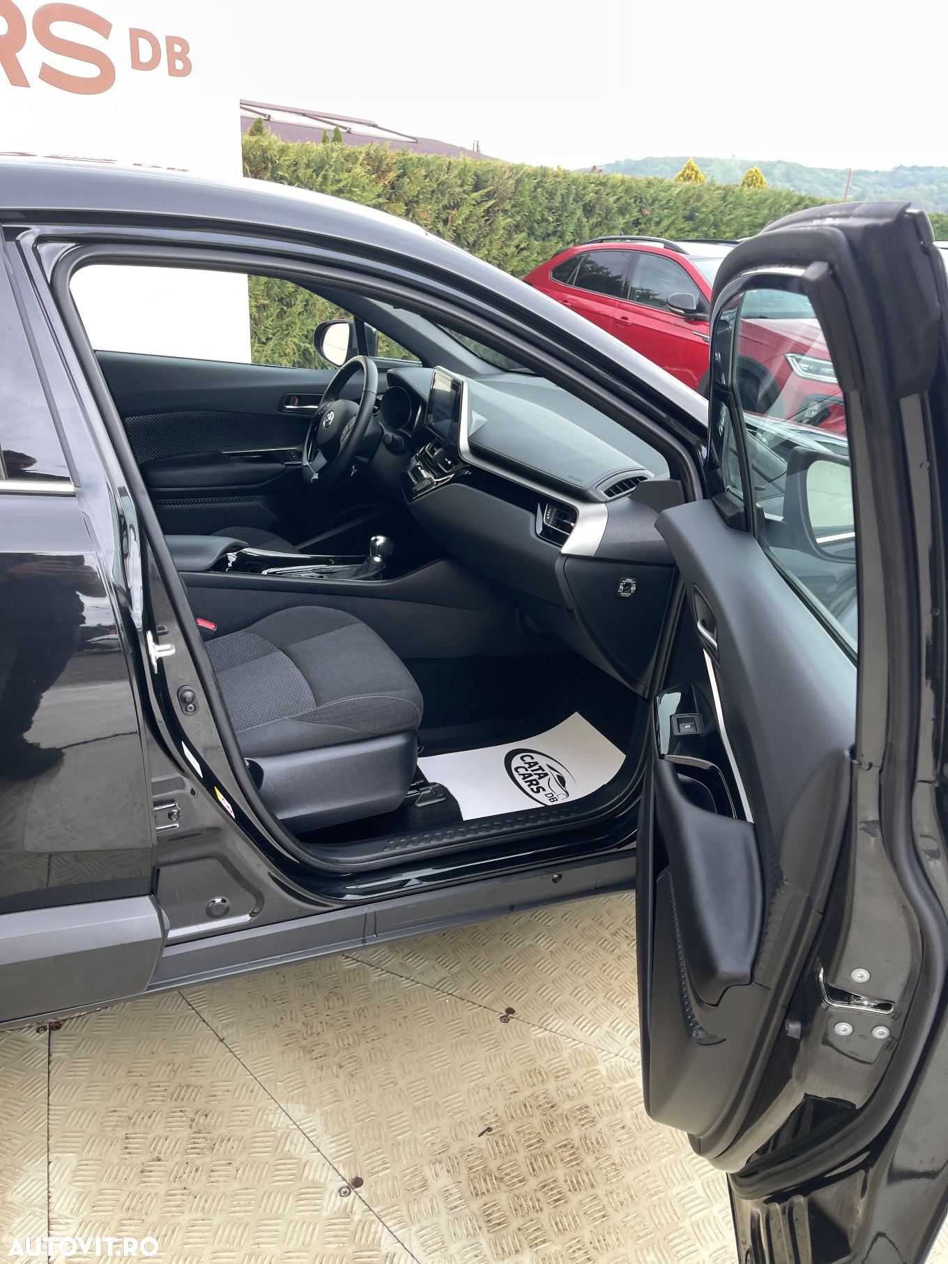 Toyota C-HR Hybrid Club - 21