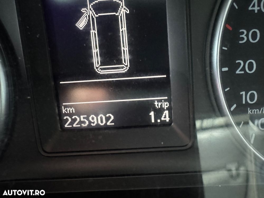 Volkswagen Caravelle - 13