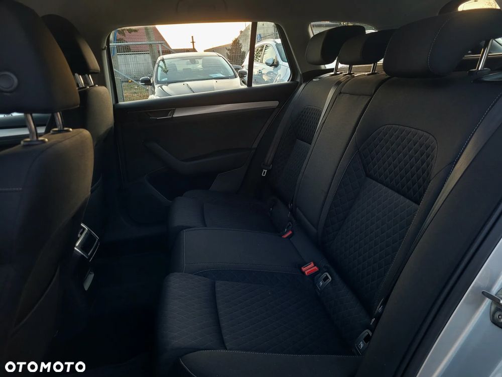 Skoda Superb 2.0 TDI SCR Ambition DSG - 8