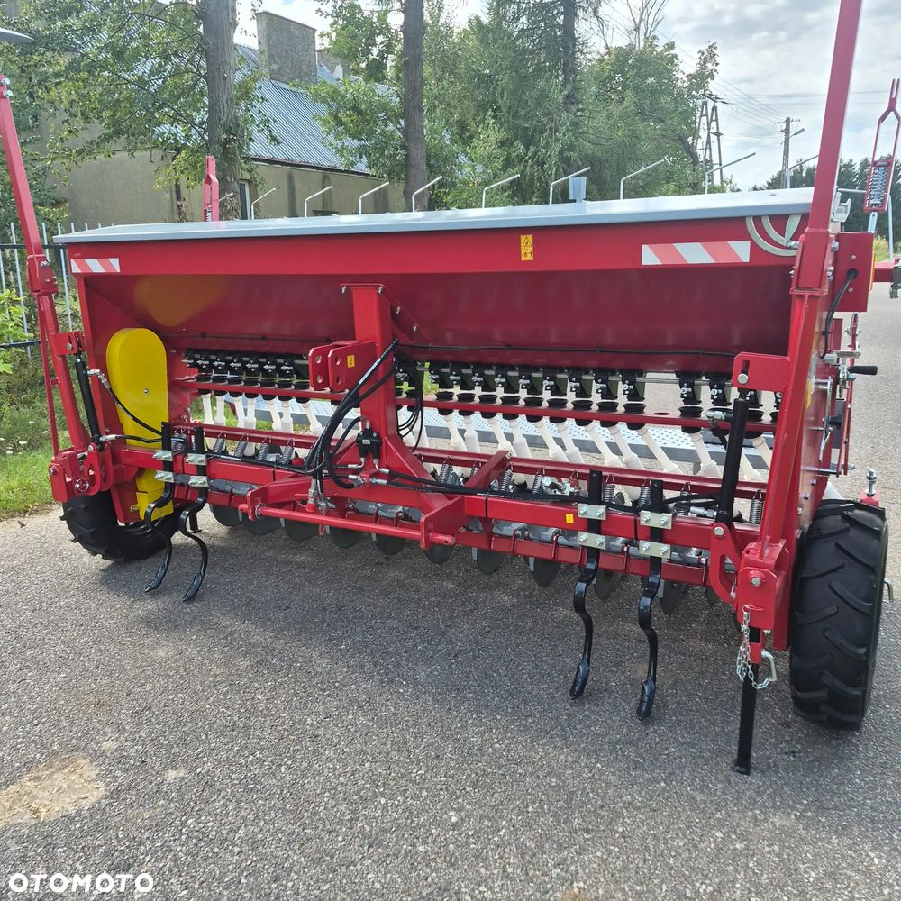 Meprozet Siewnik zbożowy 2-talerzowy S117T MEPROZET 3,0m; Siewnik zbożowy stopkowy-redlicowy S107/2 MEPROZET 2,5m; Siewnik zbożowy stopkowy-redlicowy S107 MEPROZET 3,0m - 5