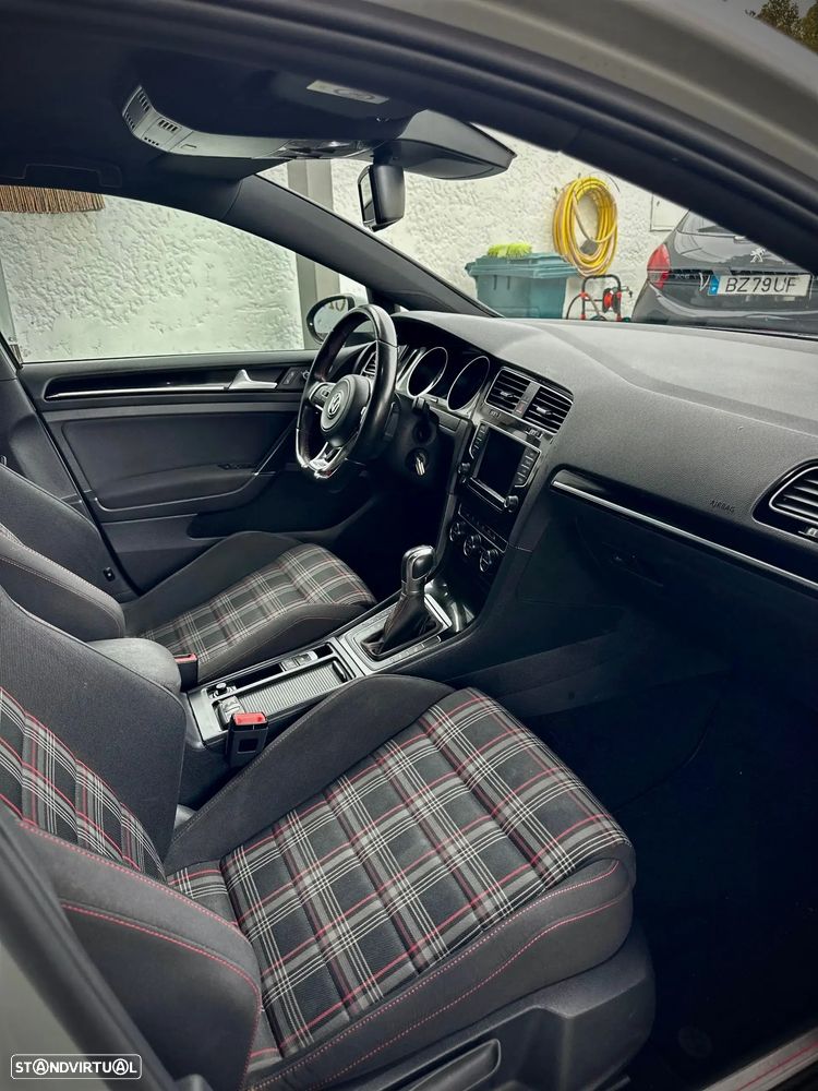 VW Golf 2.0 TSi GTi DSG - 18