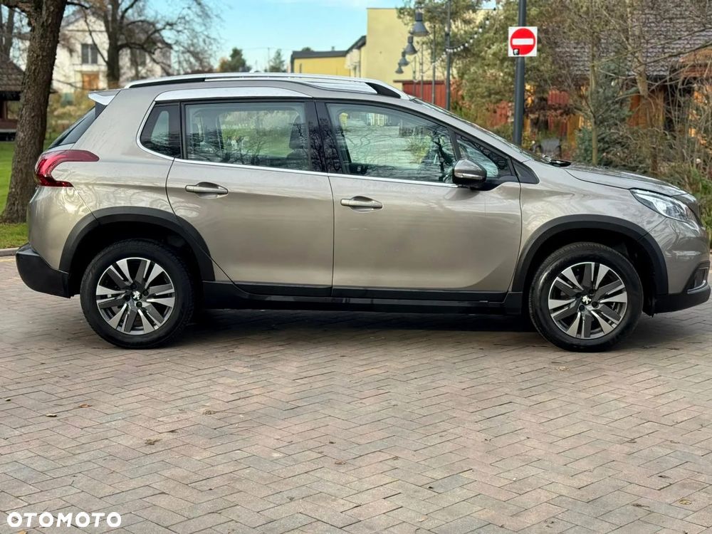Peugeot 2008 1.2 Pure Tech Style S&S - 14