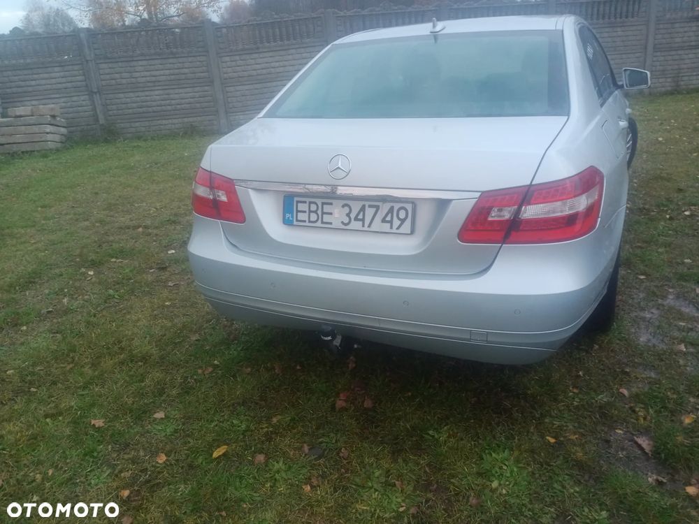 Mercedes-Benz Klasa E 220 CDI DPF BlueEFFICIENCY Automatik - 11