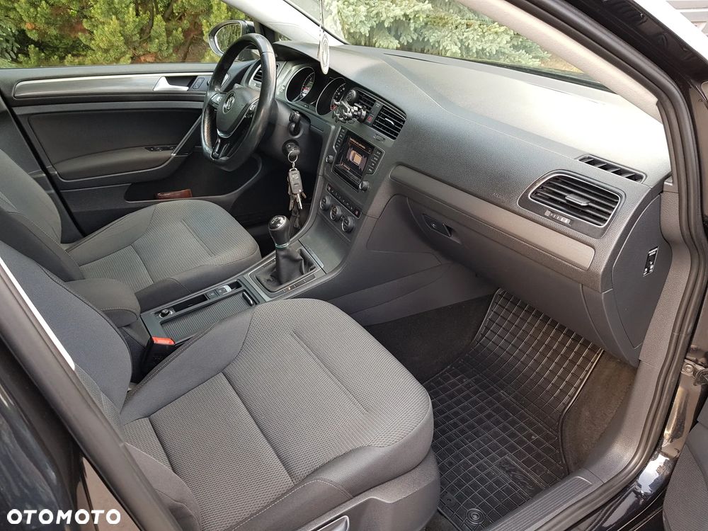 Volkswagen Golf 1.6 TDI BlueMotion Technology Comfortline - 23