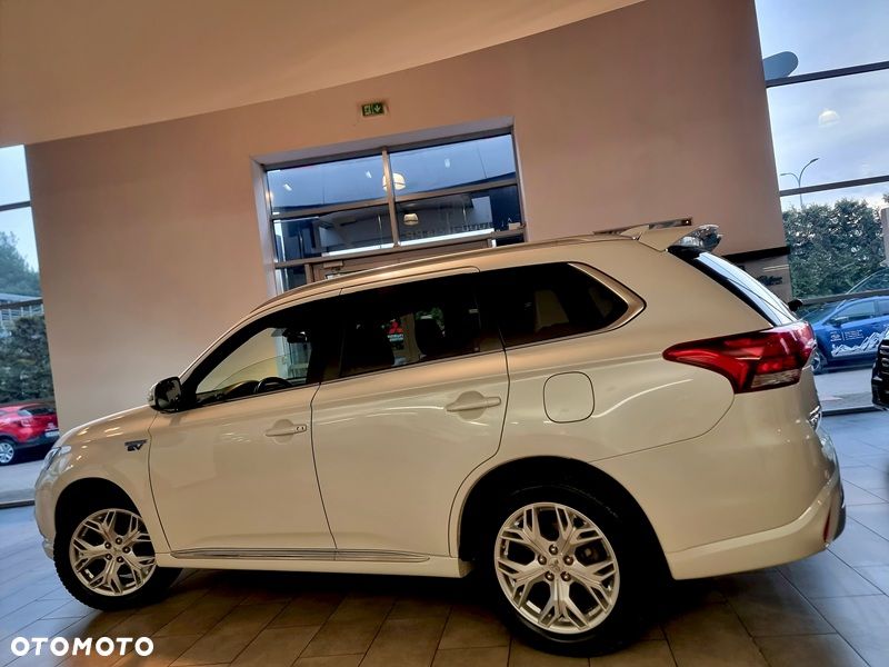 Mitsubishi Outlander Instyle + - 5