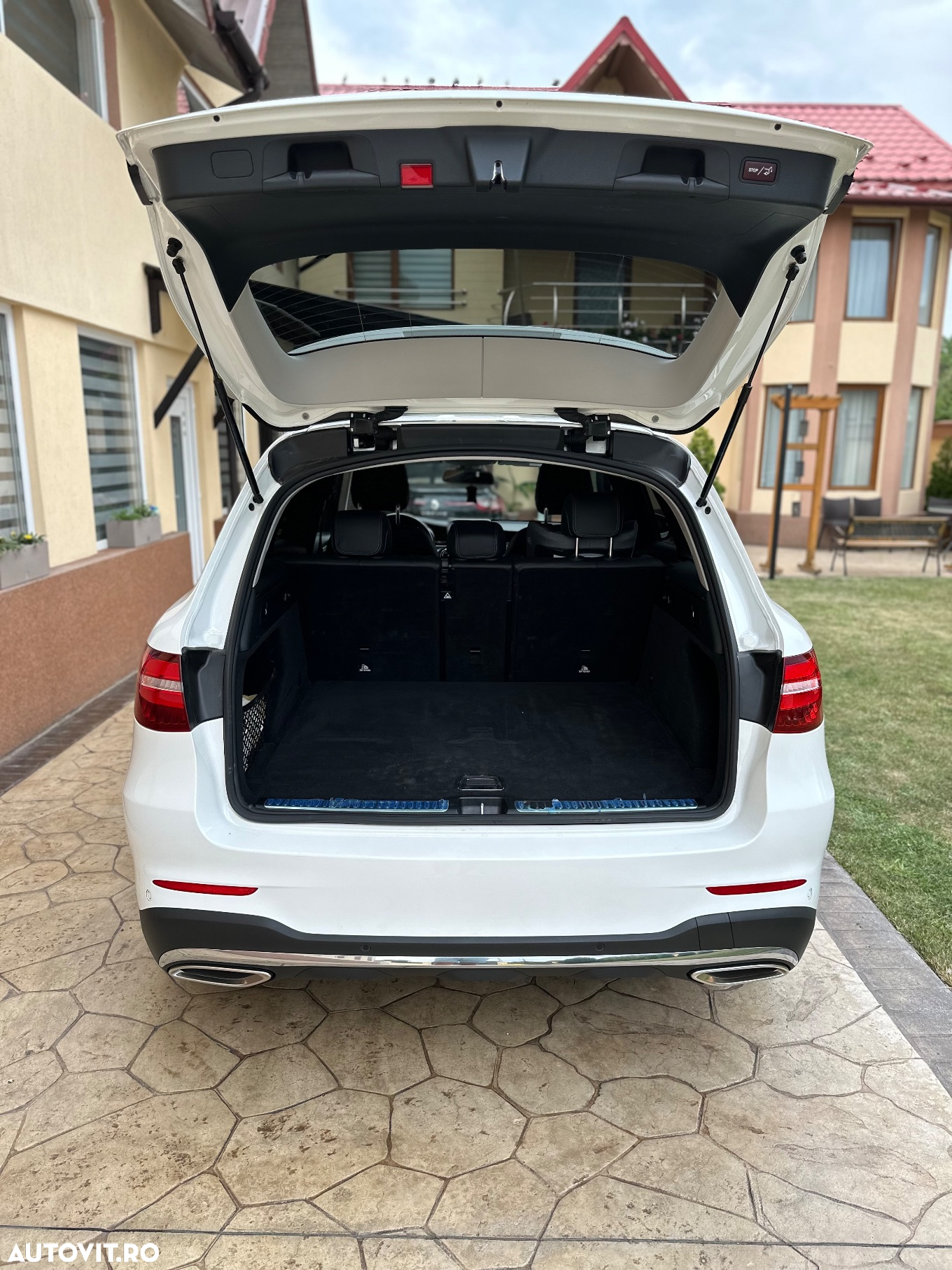 Mercedes-Benz GLC 250 4Matic 9G-TRONIC AMG Line - 8