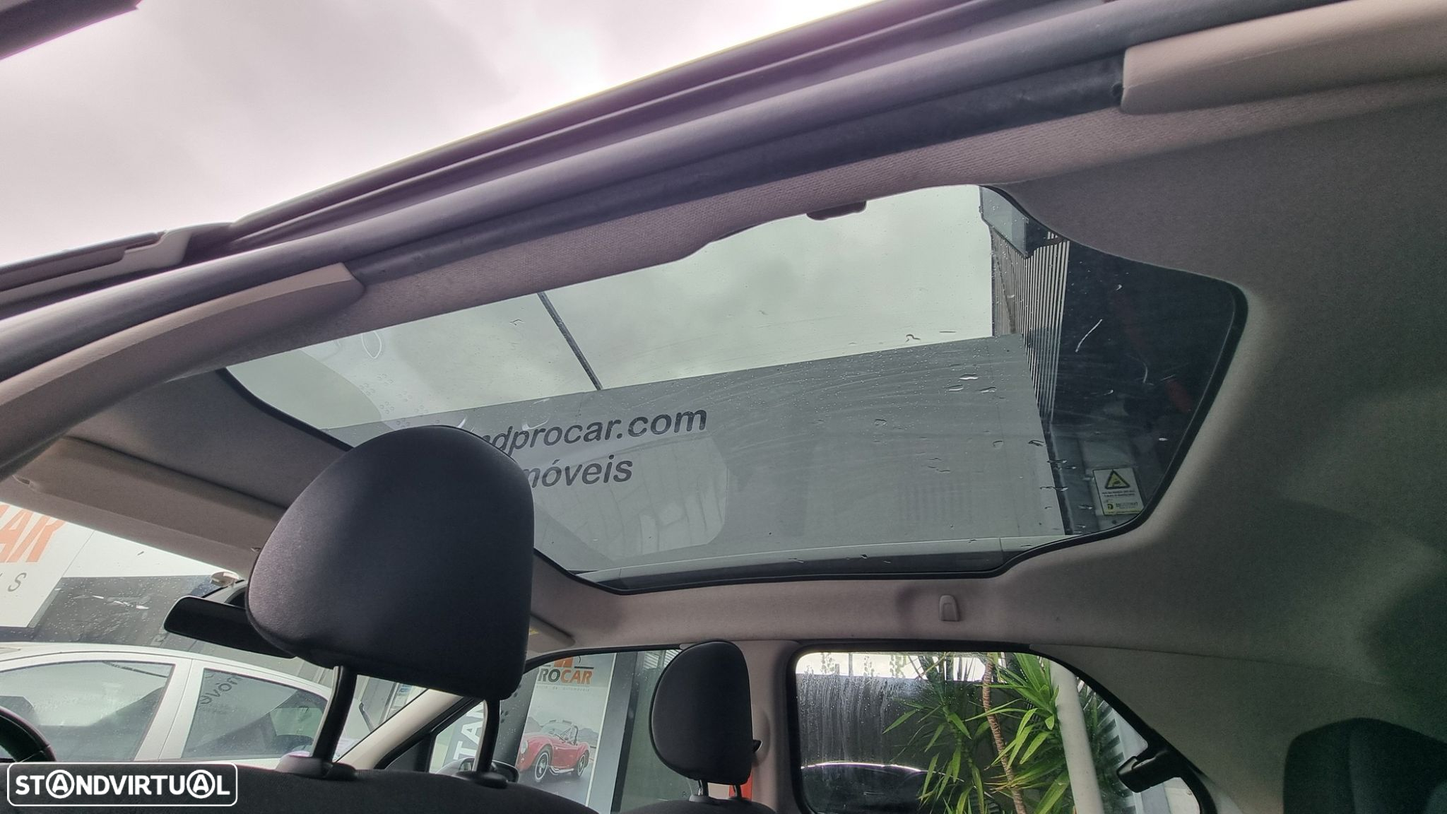 Citroën C4 Cactus 1.2 PureTech Shine EAT6 - 8