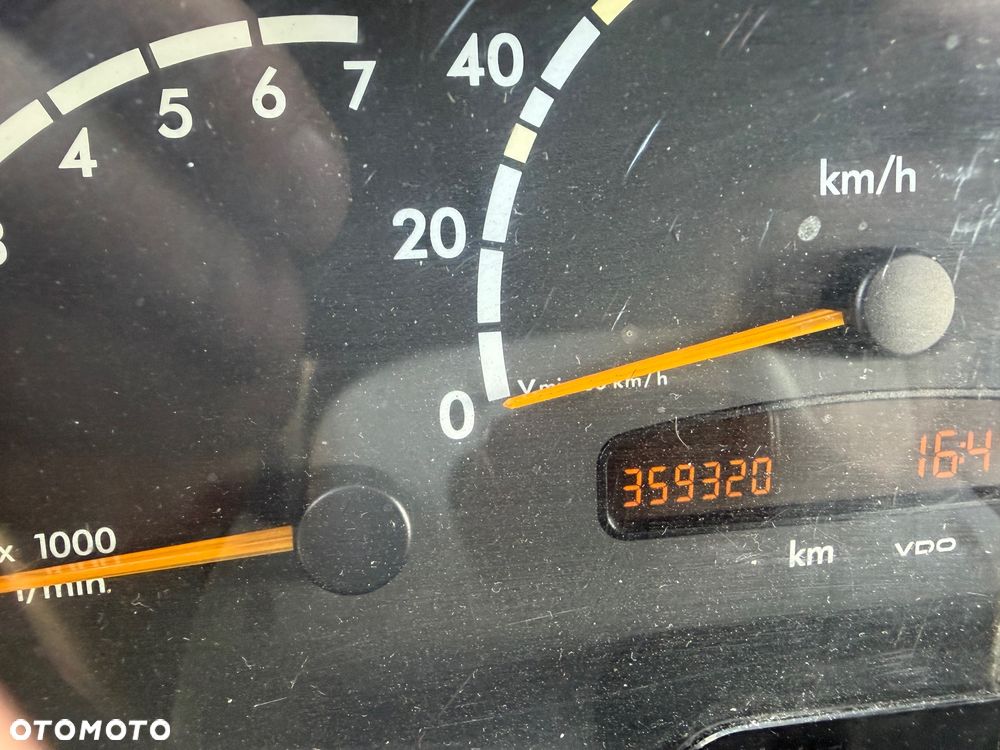 Mercedes-Benz Sprinter - 11