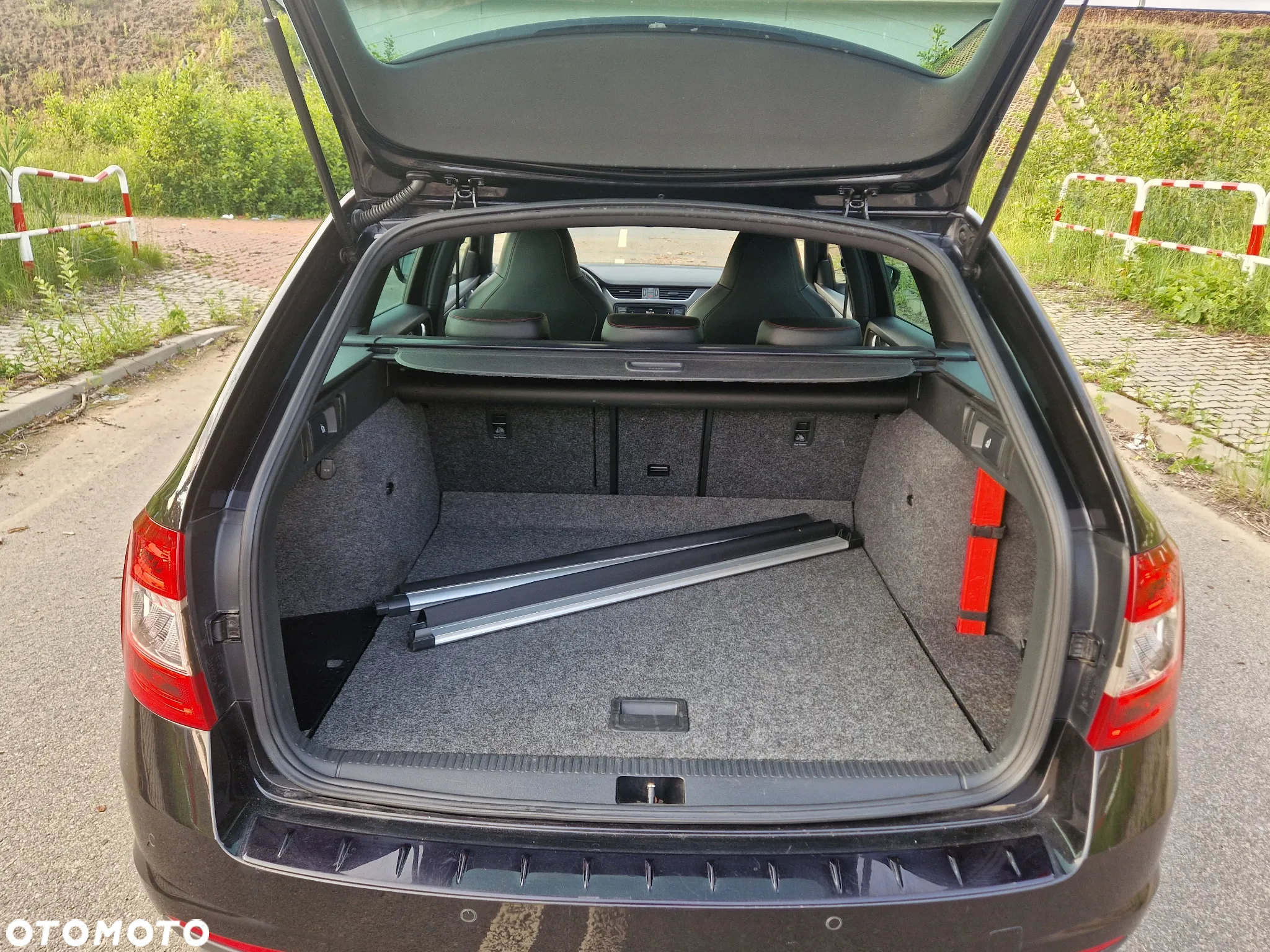 Skoda Octavia Combi 2.0 TDI (Green tec) RS - 28