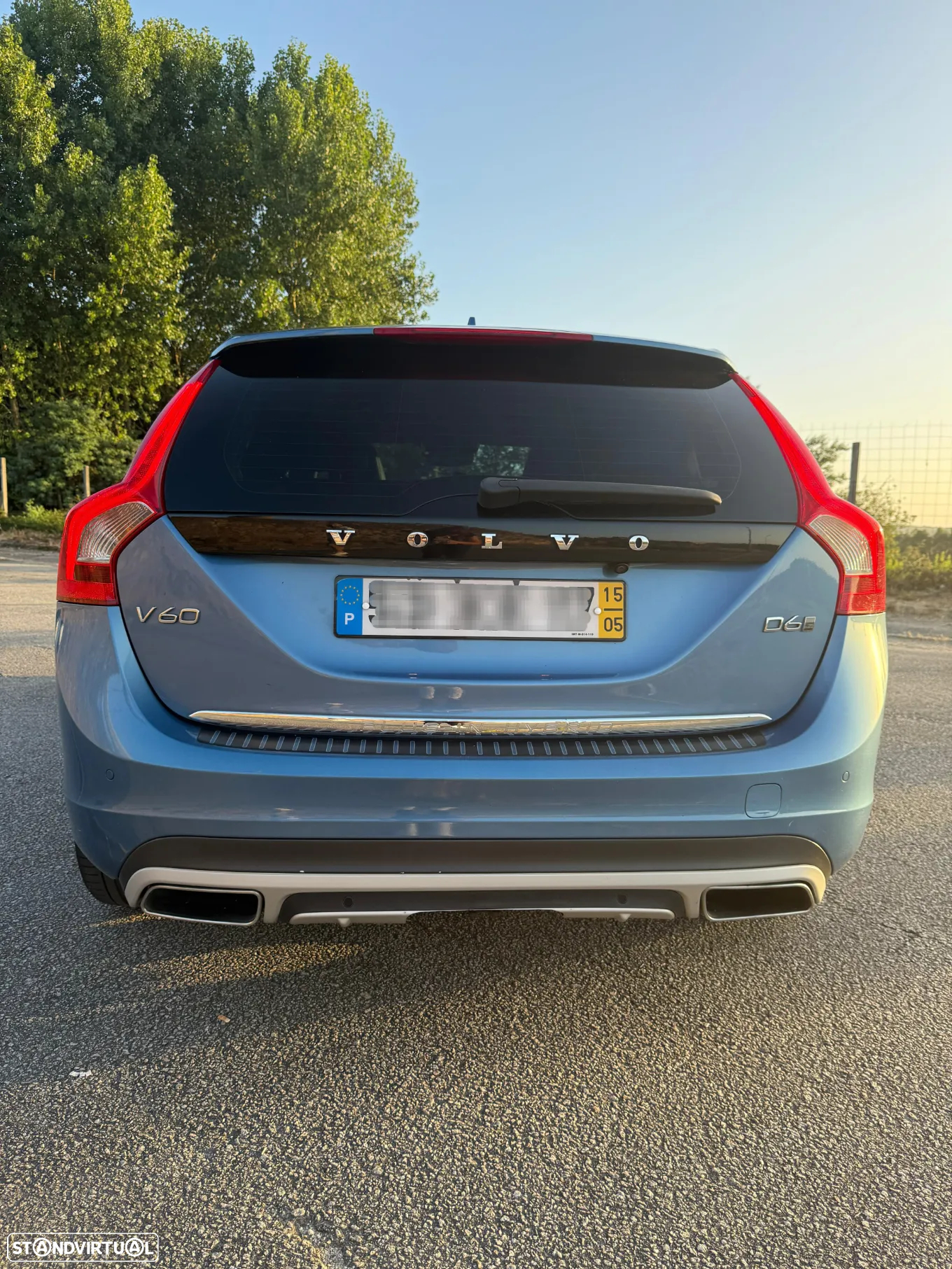 Volvo V60 2.4 D6 Summum AWD Phev - 4