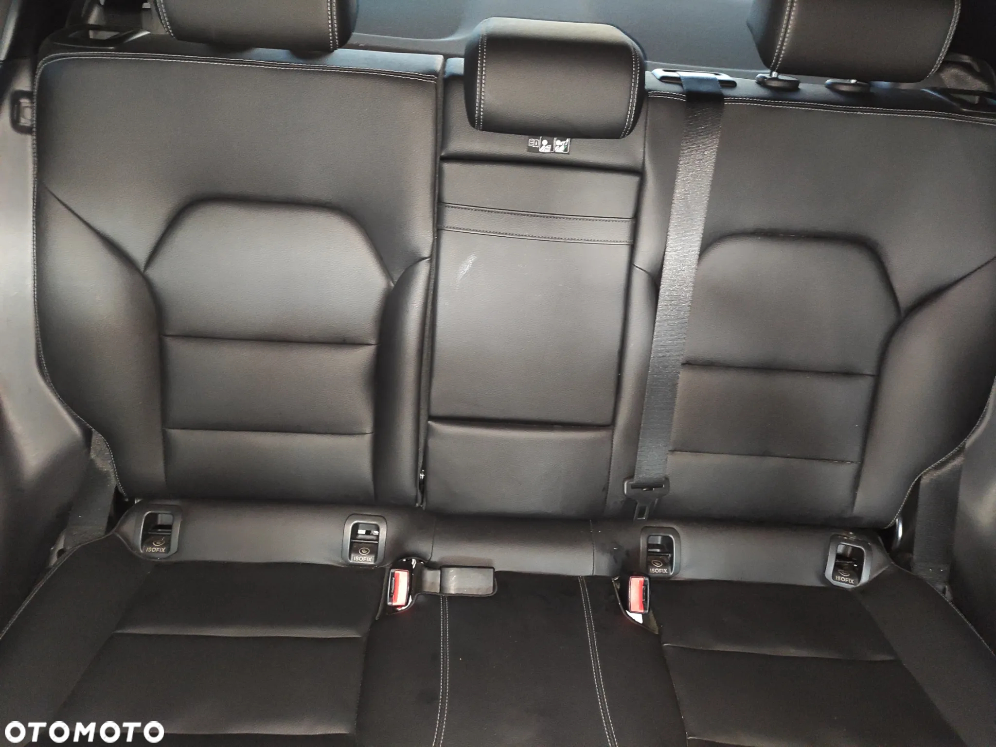 Mercedes-Benz GLA 250 4Matic 7G-DCT - 25