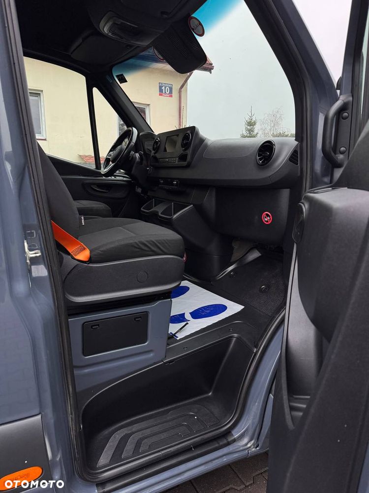 Mercedes-Benz Sprinter - 21
