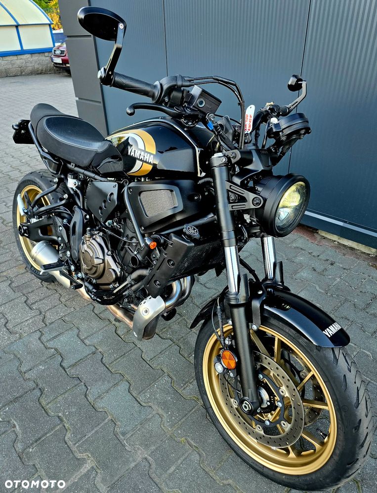 Yamaha XSR - 21