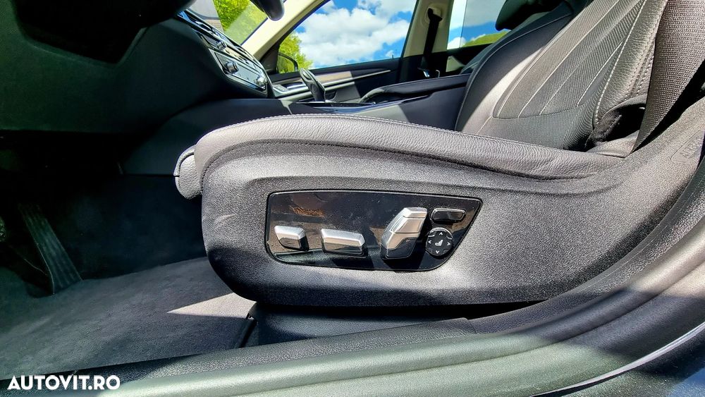BMW Seria 5 530e Aut. Luxury Line - 34