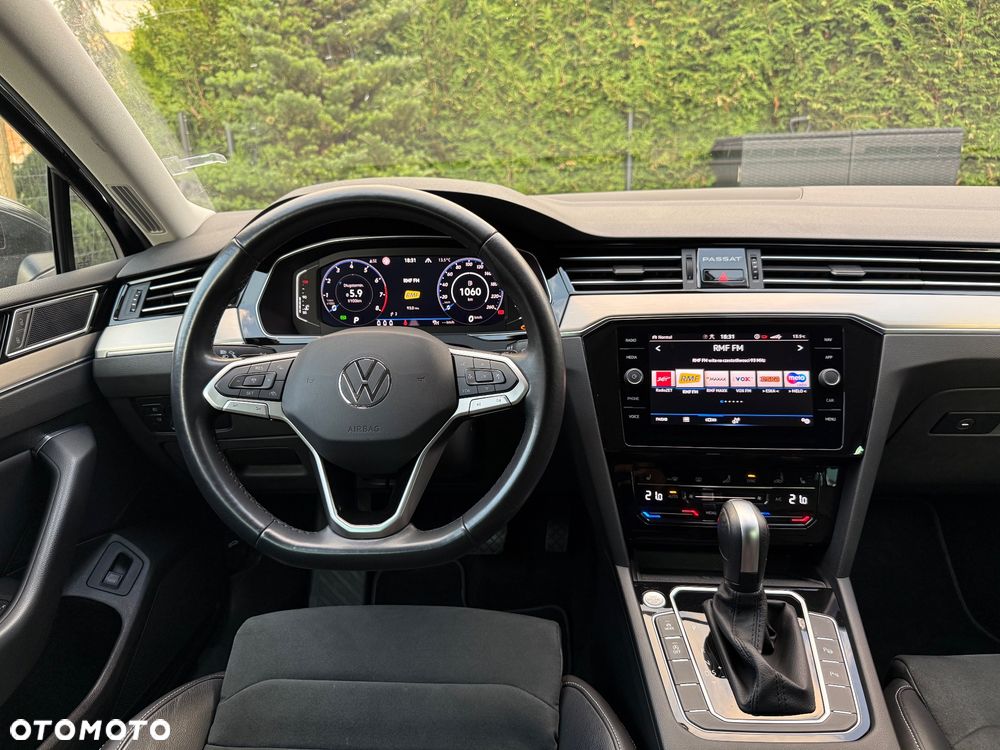 Volkswagen Passat - 31