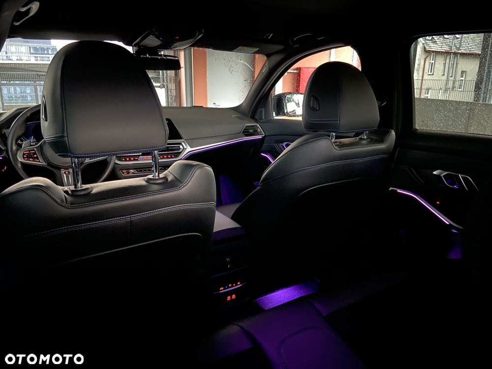 BMW Seria 3 330e M Sport - 11