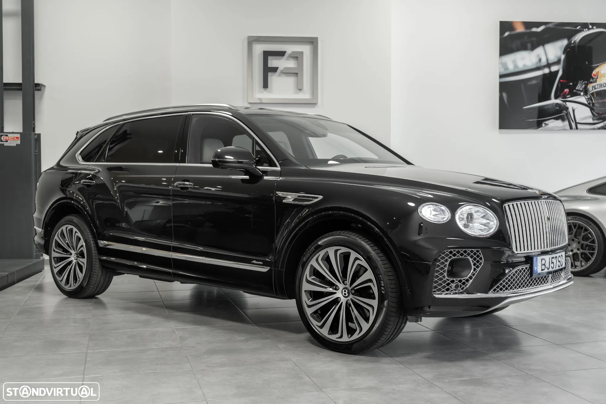Bentley Bentayga EWB V8 Azure - 2
